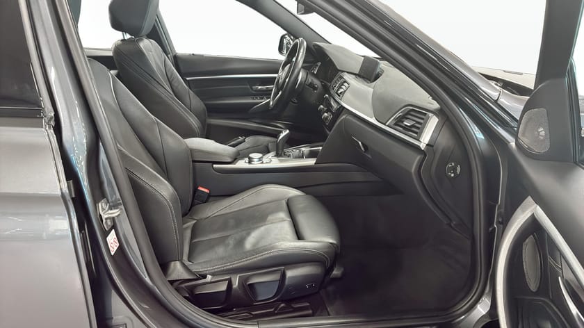 Bild 3 av BMW 330i xDrive Touring M Sport Panorama Head Up 270° Kamera H/K