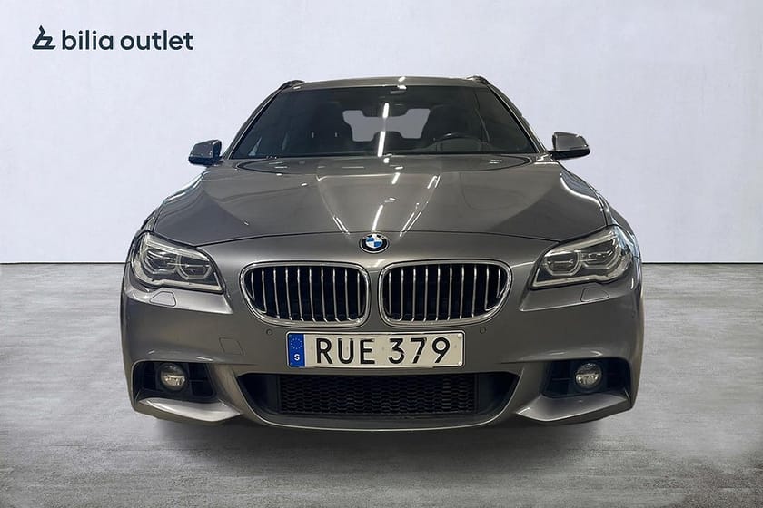 Bild 3 av BMW 520d xDrive Touring M-Sport / Panorama / Head-Up / B-Kamera