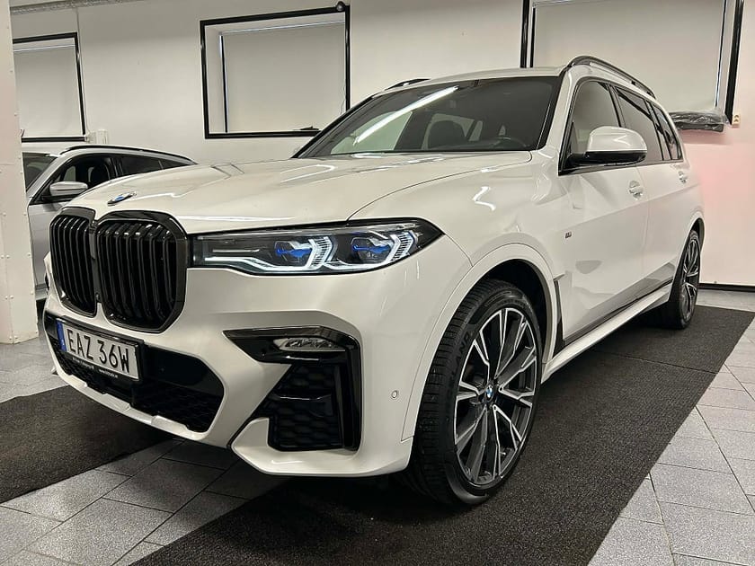 Bild 1 av BMW X7 M50d 400 hk 6 sits Panorama Skärmar Drag M Sport MOMS