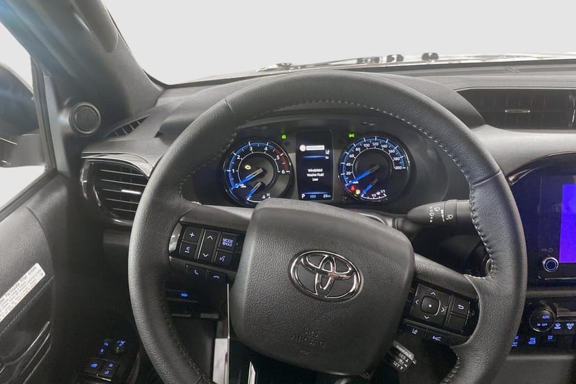 Bild 3 av Toyota Hilux Dubbelhytt D-CAB 2,8 D-4D MHEV AUT6 4WD INVINCIBLE