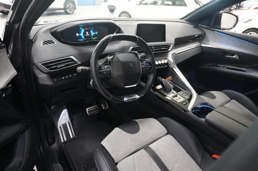 Bild 2 av Peugeot 3008 GT HYBRID4 AWD Drag 300hk