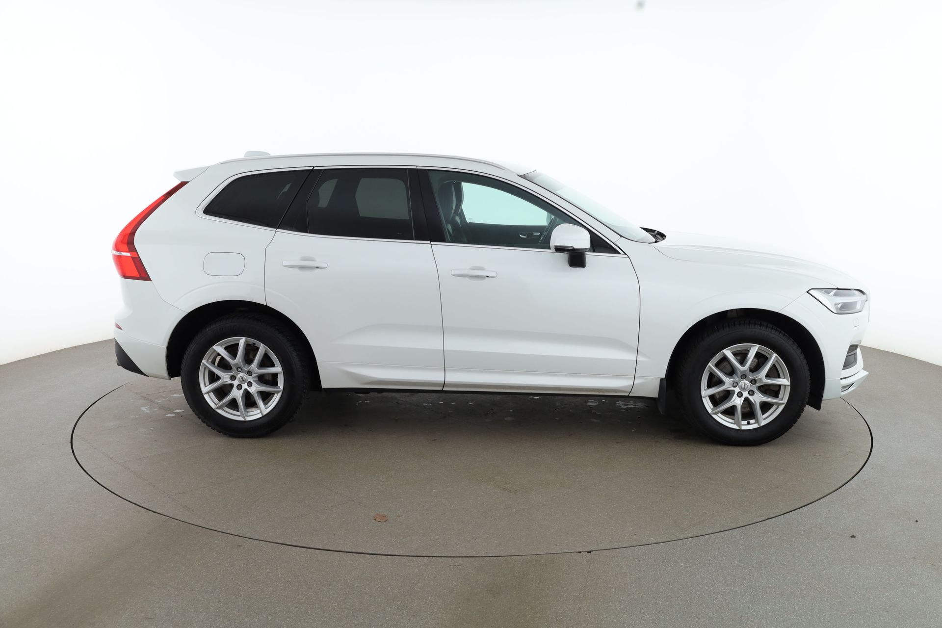 Volvo XC60 2019, photo 7/10
