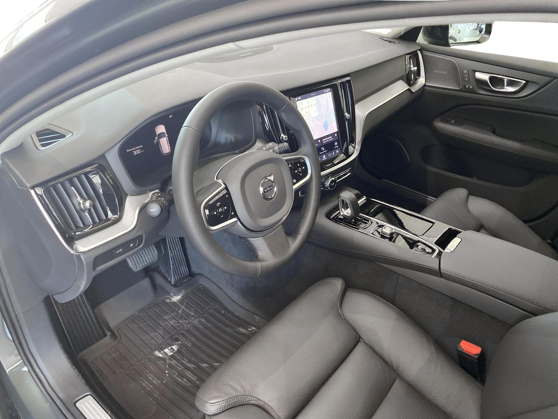 Volvo V60 T6 Plus Dark Nordic Edition 2026, bild 6/10