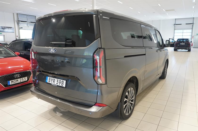 Bild 5 av Ford Tourneo Custom 340 Plug-in Hybrid Titanium X 340l LWB 2.5l PHEV 227 hk Aut