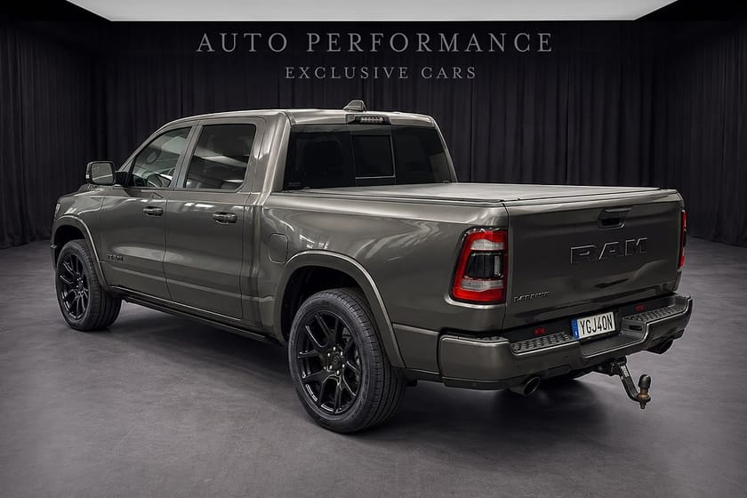 Bild 3 av RAM 1500 Crew Cab Dodge Laramie Night Edition 5.7 V8  4x4 / Hemleveran