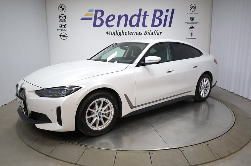 Bild 4 av BMW i4 eDrive40 Gran Coupé | Adaptiv farth. | Dragkrok | Laser