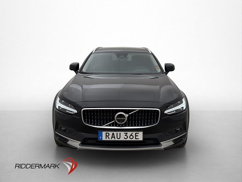 Bild 2 av Volvo V90 Cross Country B5 250hk AWD Plus  Skinn 360° Drag