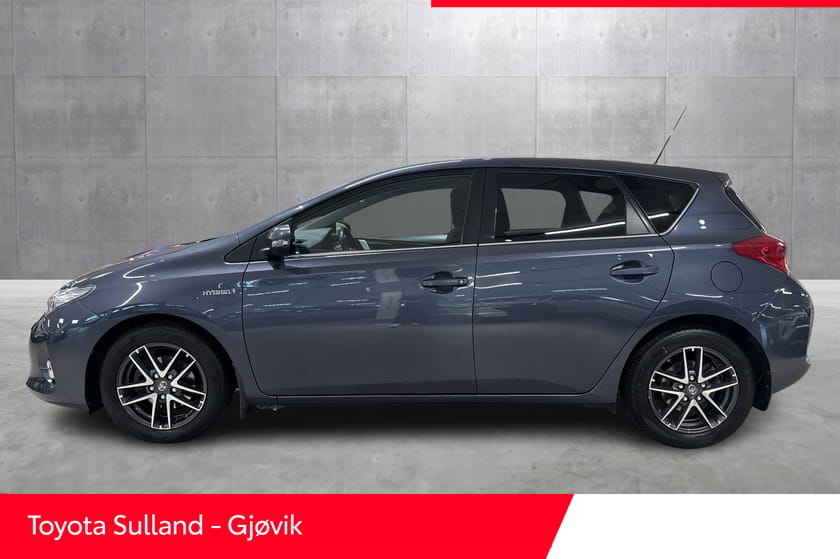 Bilde 2 av Toyota Auris Hybrid Ny service / Ny EU / Sommer/vinterhjul