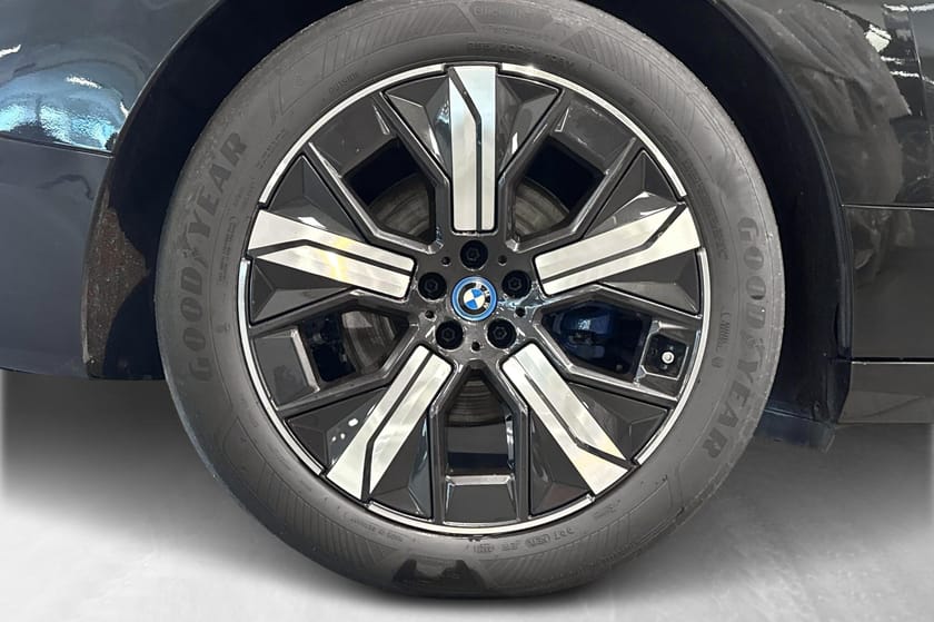 Bilde 5 av BMW iX xDrive50 xDrive50, Luft, 4Hjulsst. Soft-Close, MultiF, H/K, HUD