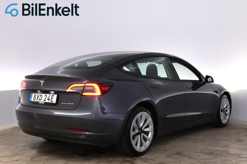 Bild 3 av Tesla Model 3 Long Range AWD Panorama Drag AP Värmepump