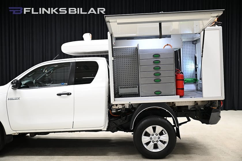 Bild 4 av Toyota Hilux Extra Cab 150HK Servicebil|Kåpa|Inredd|Drag|Värmare|Leasbar|SeUtr