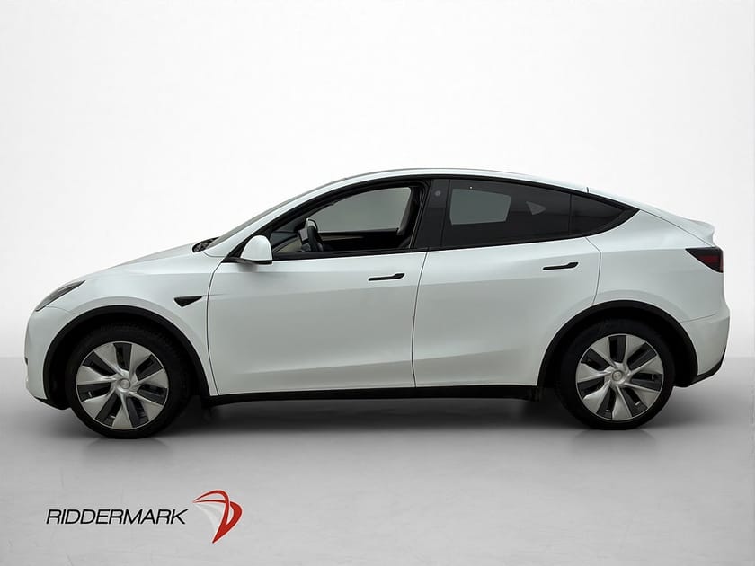 Bild 5 av Tesla Model Y Standard Range RWD Pano AP Kamera Skinn Drag Moms