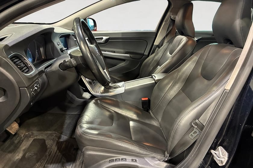 Bild 3 av Volvo V60 D3 150 HK AUT SUMMUM PDC VOC NAVI D-VÄRM KAMREM BYTT
