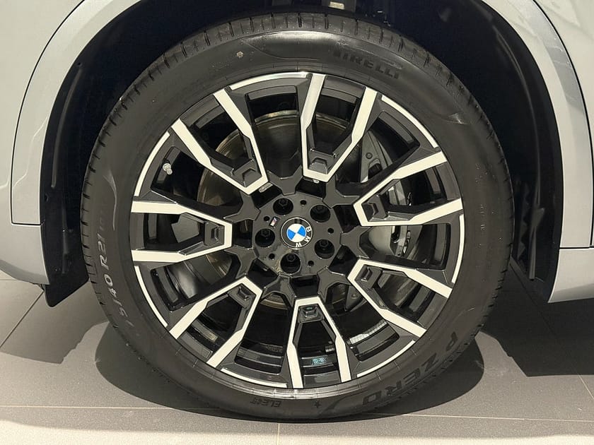 Bild 5 av BMW X5 xDrive50e M Sport Drag HUD H/K Panorama Innovation