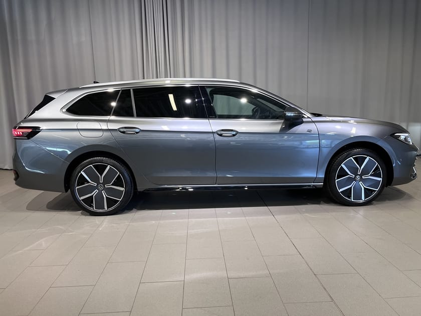 Bild 4 av Volkswagen Passat Variant eHybrid 272 DSG6 R-LINE