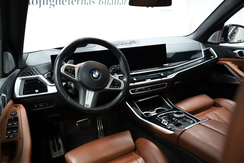 Bild 3 av BMW X5 xDrive30d M Sport Alla Utrustningspaket / Luftfjädring