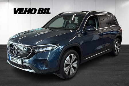 Mercedes-Benz EQB 300 4MATIC 7 sits
