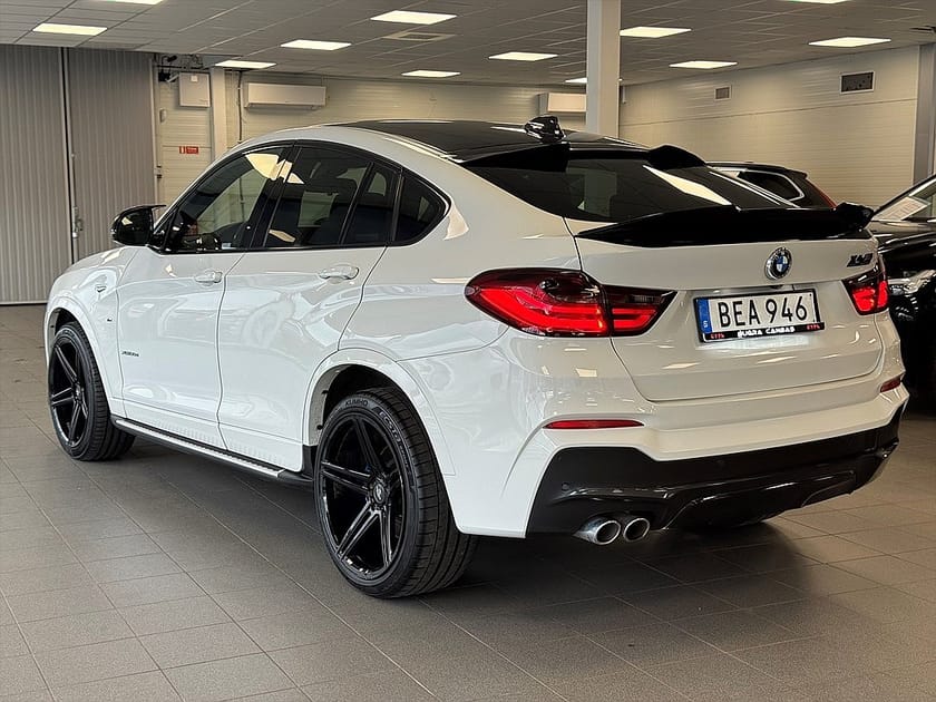 Bild 5 av BMW X4 xDrive30d Steptronic M-Sport Kamera Ambient lighting