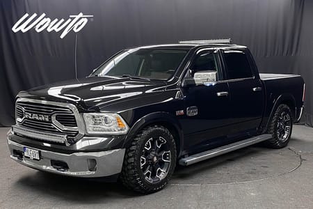 RAM 1500 Crew Cab Dodge 5.7 V8 395HK Longhorn /Drag /Släde /Moms
