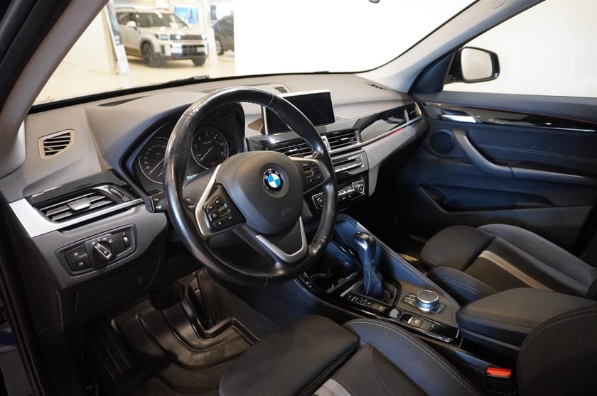 Bild 2 av BMW X1 xDrive20d Sport Line Steptronic 190hk Dragkrok Motorv. Navi El-Stol