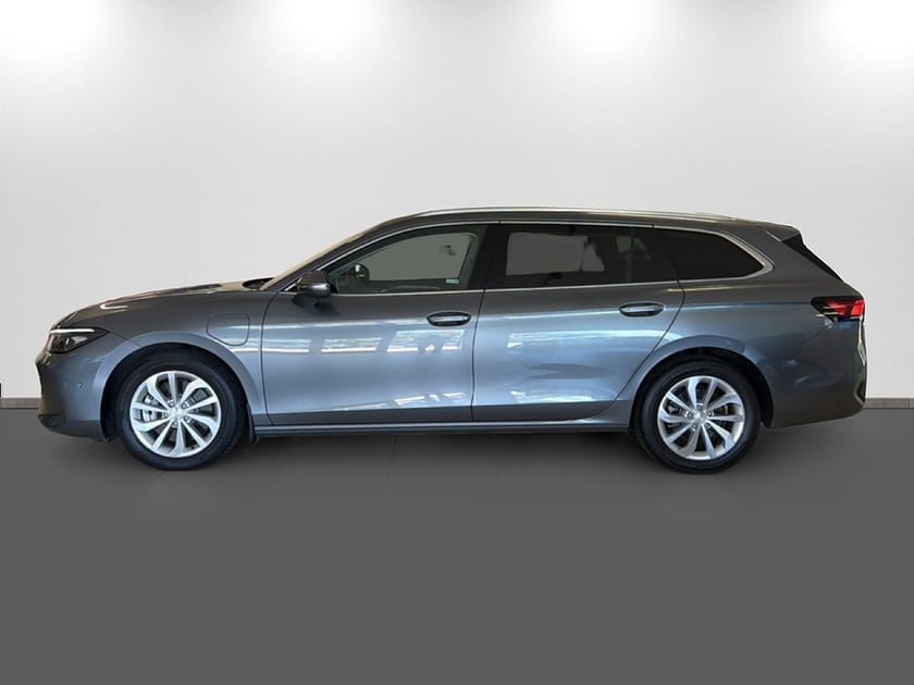 Bild 2 av Volkswagen Passat Variant eHybrid 1.5 TSI 204 HK Business / Drag