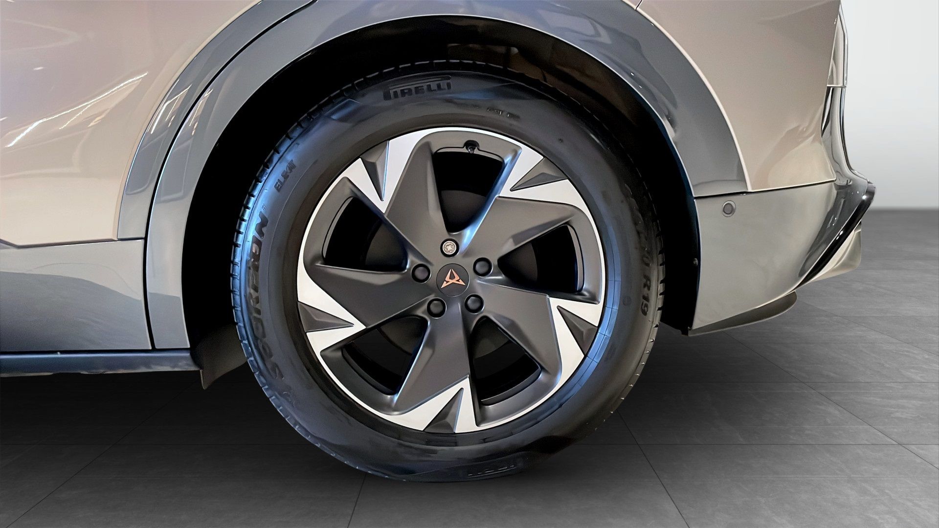 Cupra Tavascan 2024, bild 6/10