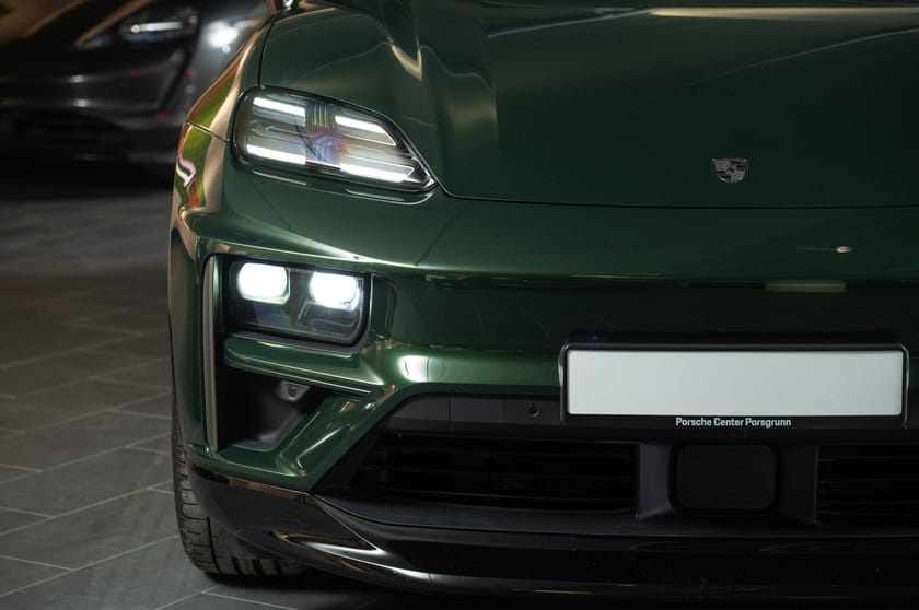 Bilde 3 av Porsche Macan Turbo Rear-axel/Panorama/22"/HUD/Passasjerskjerm/18-vei
