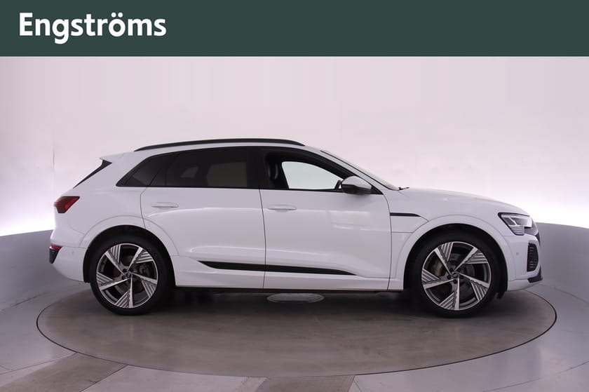 Bild 3 av Audi Q8 55 e-tron quattro 408 HK S Line Drag Panoramatak