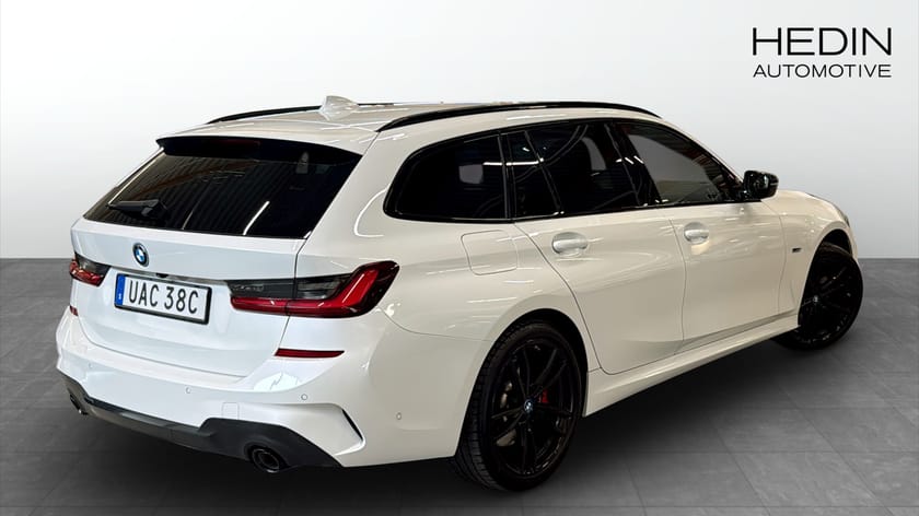 Bild 3 av BMW 330e xDrive Touring M Sport Drag Laserlight HUD Elstol+minne Hifi