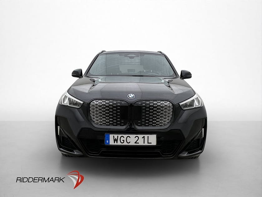 Bild 3 av BMW iX1 xDrive30 306hk M Sport Läder Kamera Drag