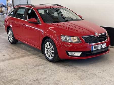 Škoda Octavia Kombi Skoda 1.6 TDI 105hk Drag Värmare Sensorer Bluetooth