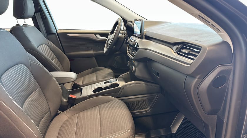 Bild 3 av Ford Kuga Plug-In Hybrid Titanium 2.5 225HK Vinterpaket