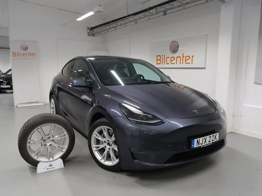 Bild 1 av Tesla Model Y Long Range AWD V-Däck ingår Drag-Navi-Kamera-Pano-Skinn