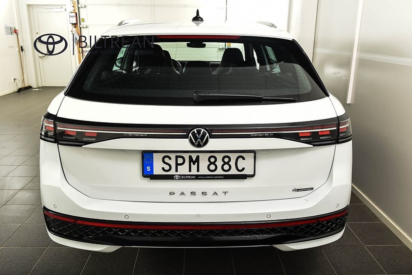 Bild 4 av Volkswagen Passat Sportscombi 2.0 TDI 4M R-Line Värmare Drag Massage