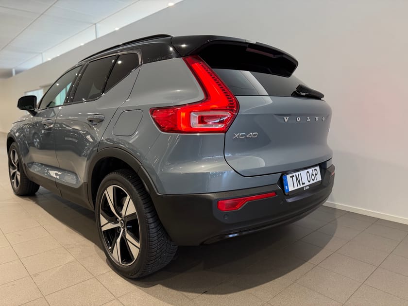 Bild 4 av Volvo XC40 Recharge Plus Minnesstol / dragkrok / adaptiv farthållare / backkamera / sensorer fram och bak / automatisk baklucka /