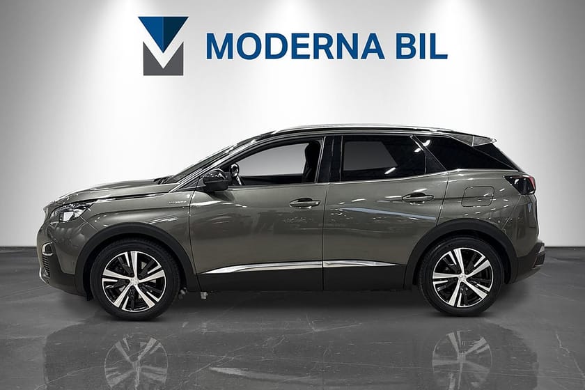Bild 3 av Peugeot 3008 GT HYBRID4 300hk EAT Moms Drag Adaptiv Cockpit Navi Eu6