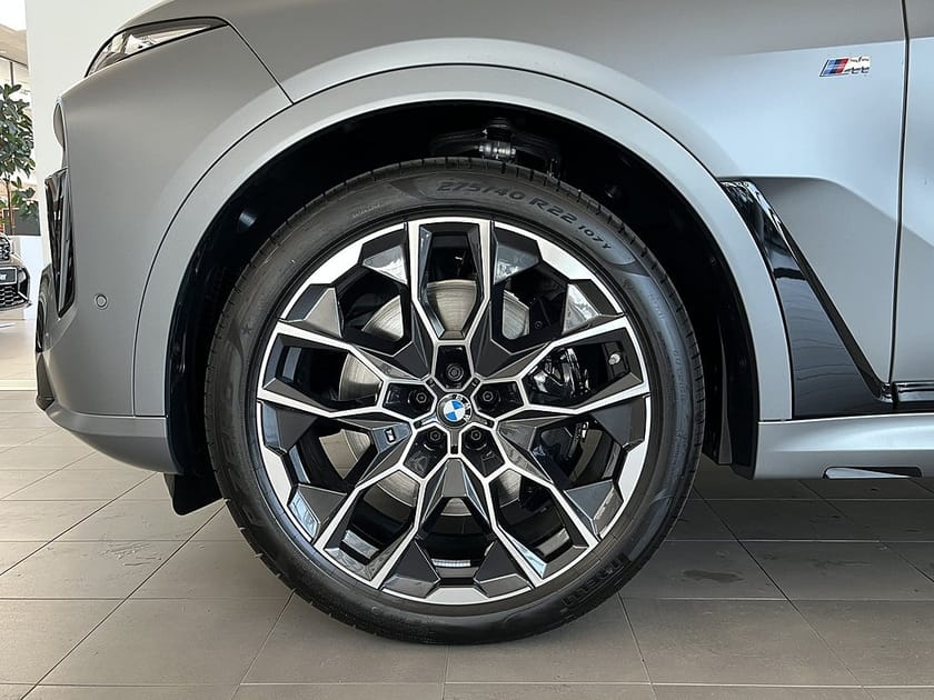 Bild 4 av BMW X7 xDrive40d M Sport Pro H/K Drag Park Assistant