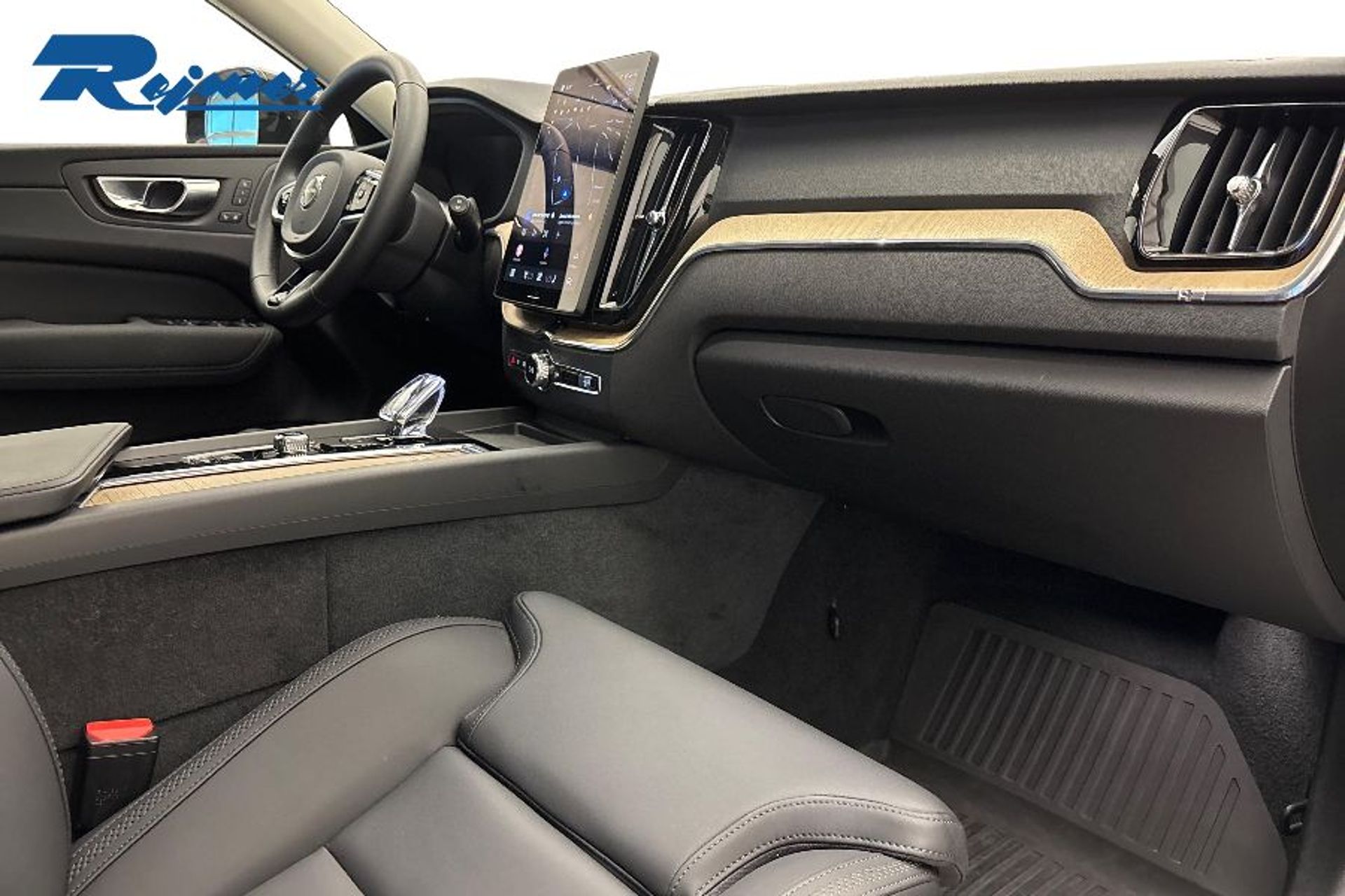 Volvo XC60 T6 Plus Dark Nordic Edition 2026, kuva 6/10