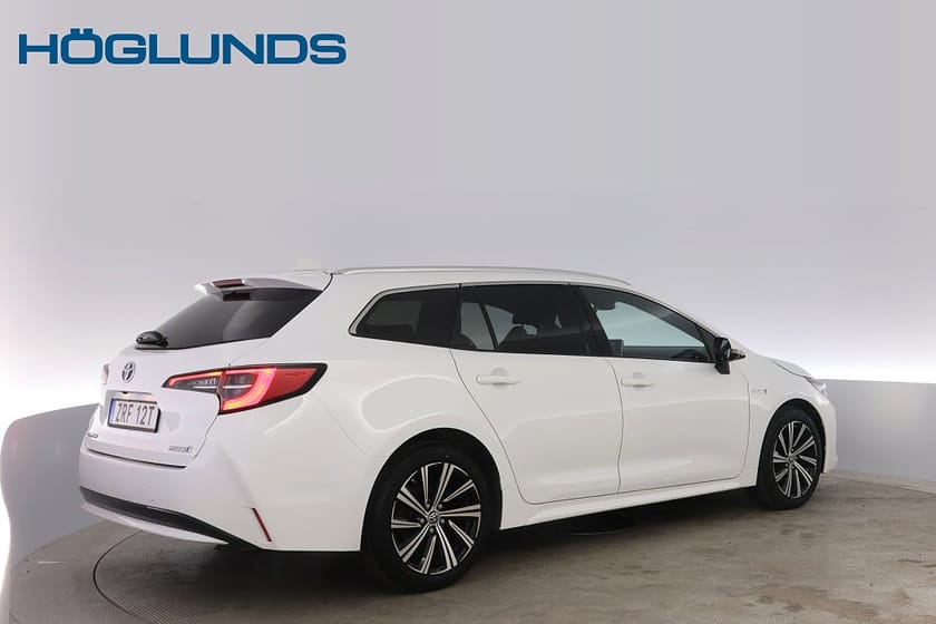 Bild 3 av Toyota Corolla Touring Sports Hybrid e-CVT Style V-hjul Moms