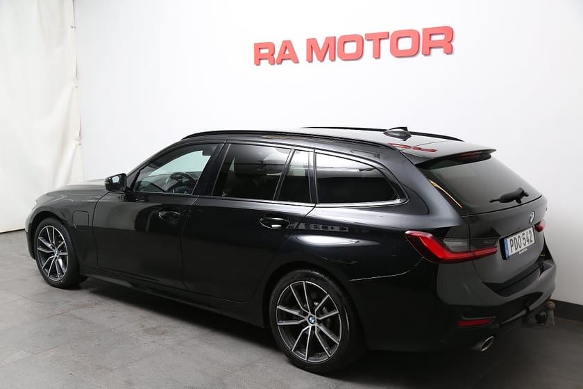 Bild 4 av BMW 330e Touring Plug-in 292hk Sport Line Aut Drag