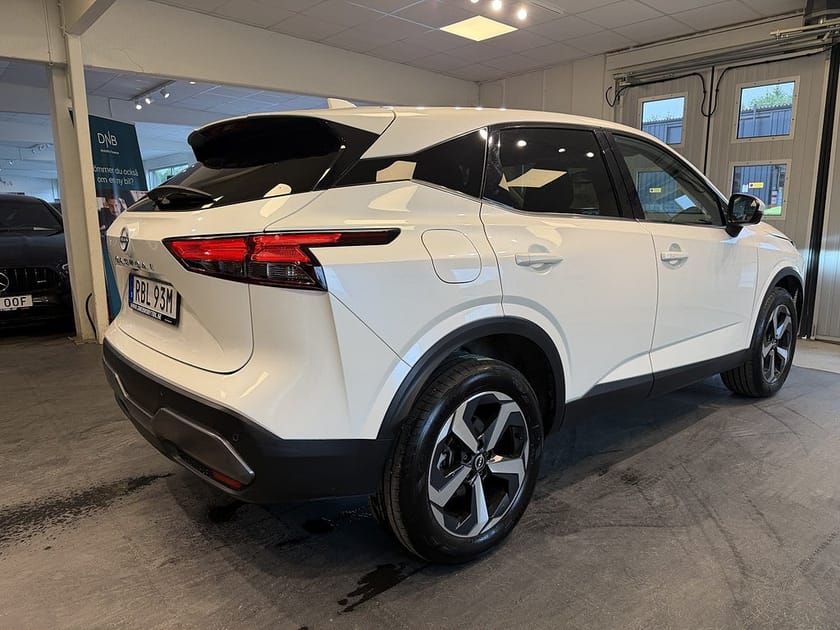 Bild 4 av Nissan Qashqai 1.3 DIG-T XTRONIC-CVT 360kam Stora skärmarna M-värmare