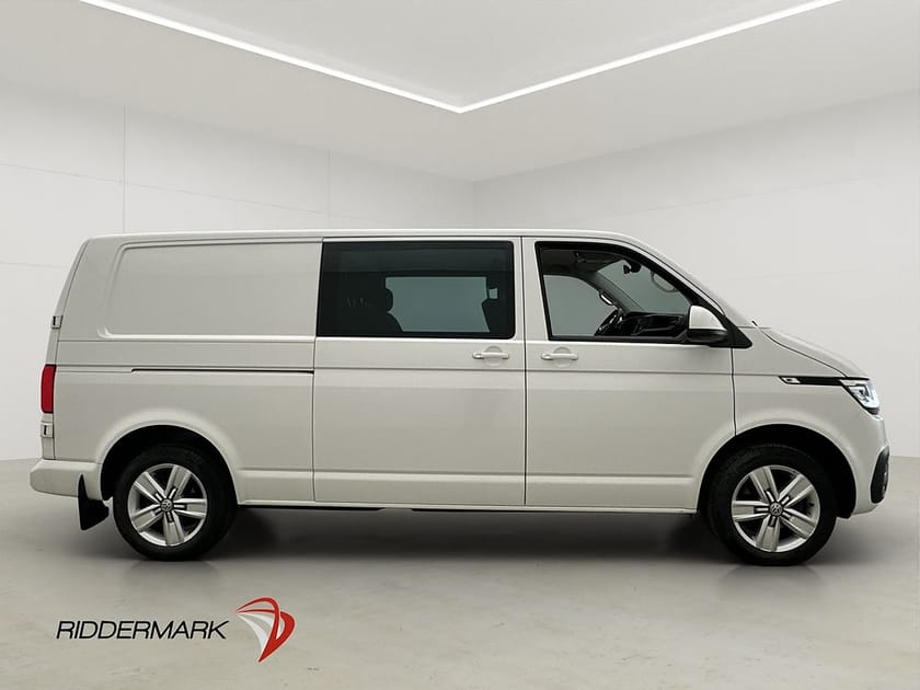 Bild 2 av Volkswagen Transporter Kombi L2 Värm Drag B-Kam CARPLAY Moms
