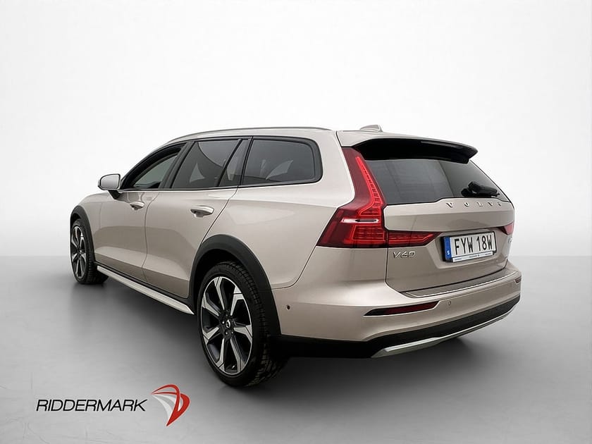 Bild 5 av Volvo V60 Cross Country B4 AWD 197hk Plus Pano Drag 360° H/K