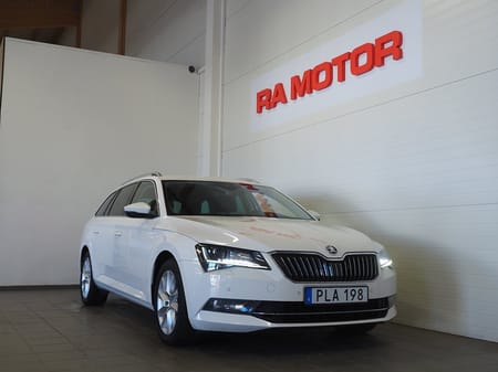 Škoda Superb Kombi Skoda 2.0 TDI 4x4 190hk Style | Drag | Värmare