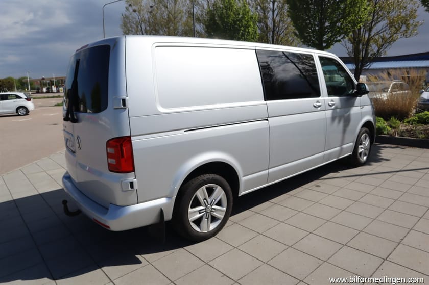 Bild 3 av Volkswagen Transporter Kombi 2.0 TDI SCR 4Motion L 204hk 6 sit Pluspaket Drag GPS 1 Ägare
