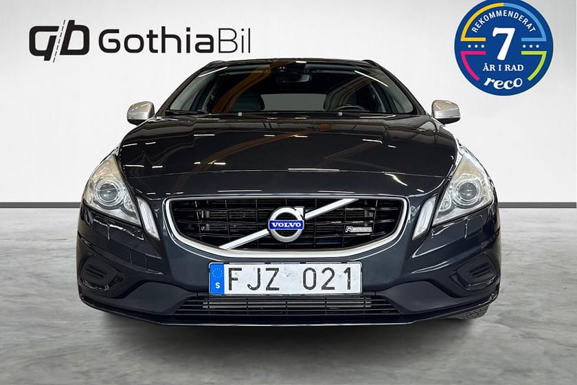 Bild 2 av Volvo V60 D4 Geartronic R-Design Farthållare Backkamera Värmare