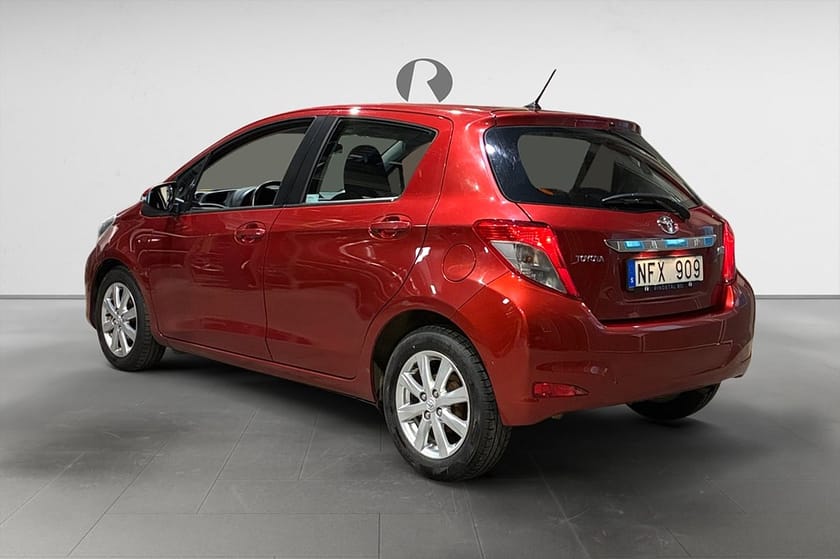 Bild 5 av Toyota Yaris 5-dörrar 1.33 Dual VVT-i 99 HK M&K NYSERV 0.47L/MIL 15"