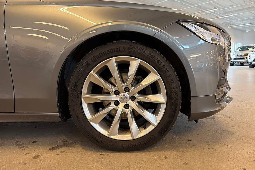 Bild 4 av Volvo V90 D4 Geartronic Momentum Advanced SE II Dragkrok Värmare
