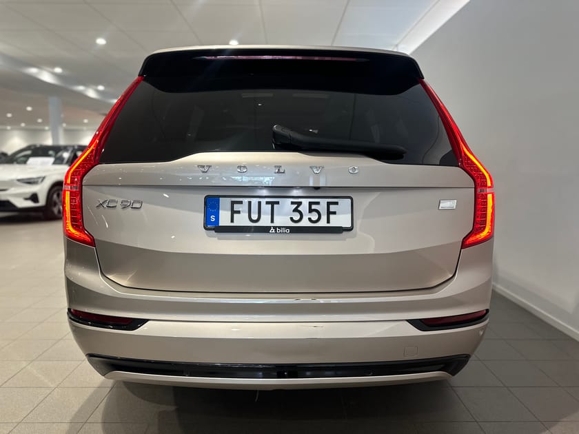 Bild 5 av Volvo XC90 7-seater Recharge T8 Ultimate Dark/ Dragkrok halvautomatisk/ Panoramatak/ 360 Kamera