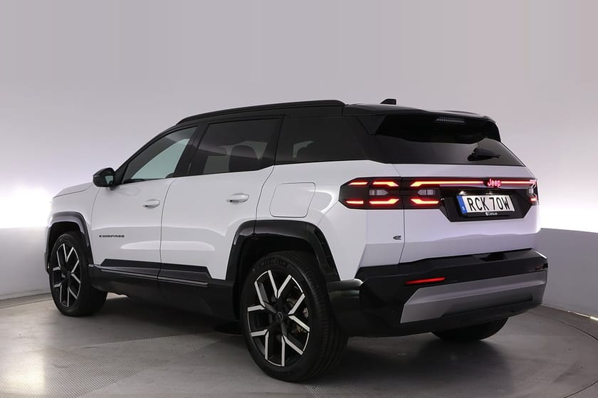 Bild 4 av Jeep Compass Summit First Edition Pano Elstol Kamera Navi